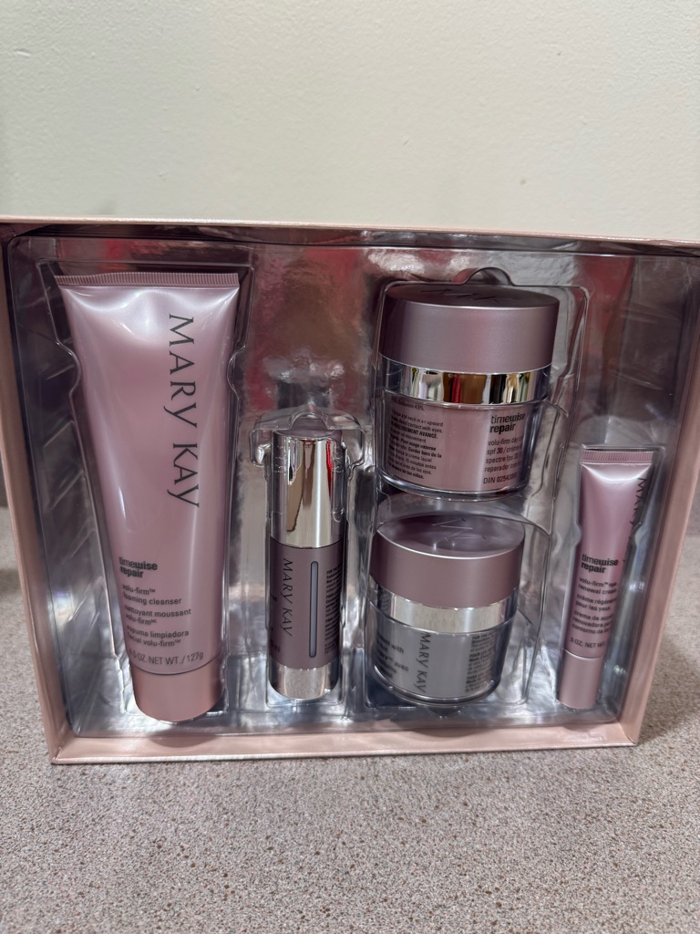 Mary Kay Timewise Repair Volu-Firm Set - Pale Pink Packaging